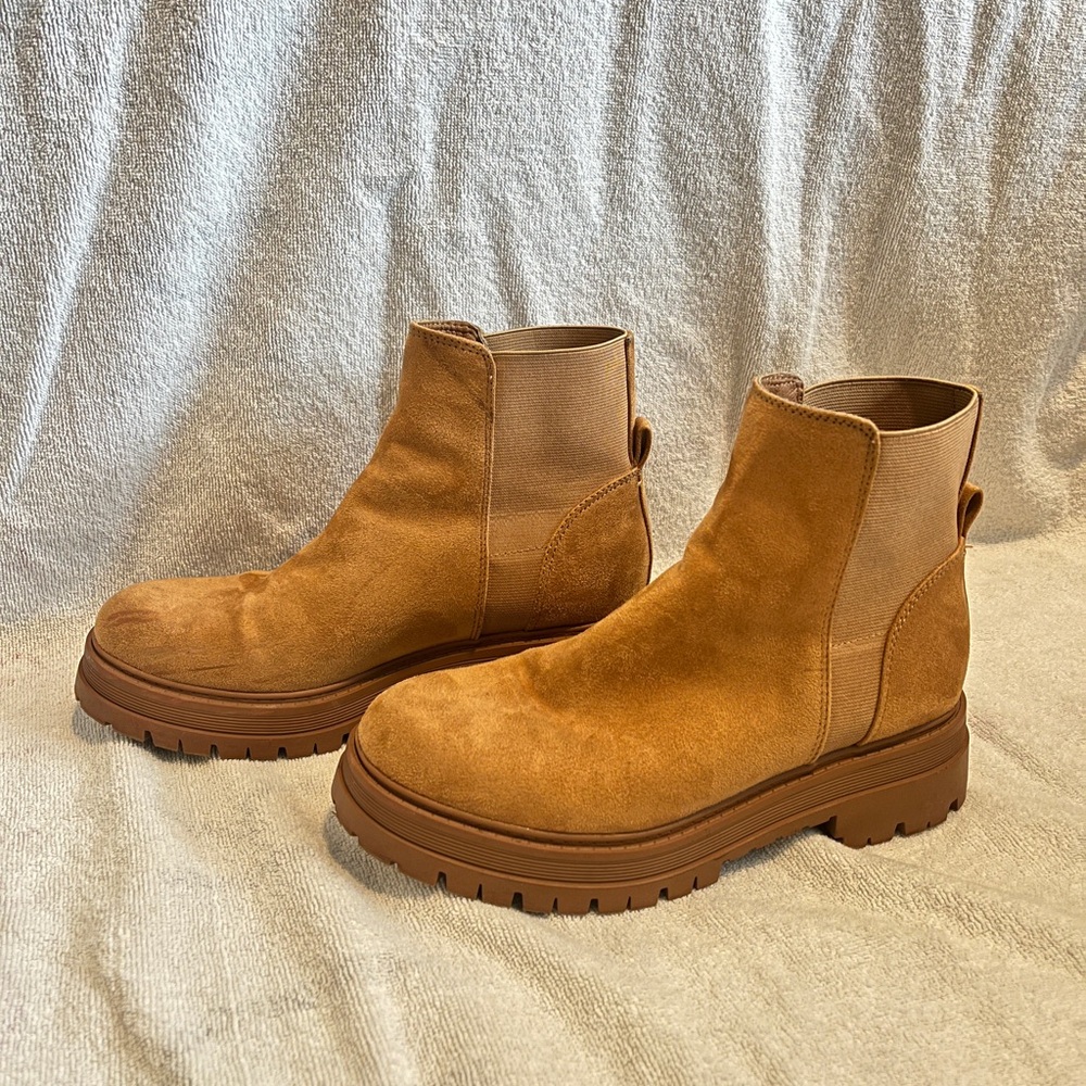Nine West Chelsea Boots
